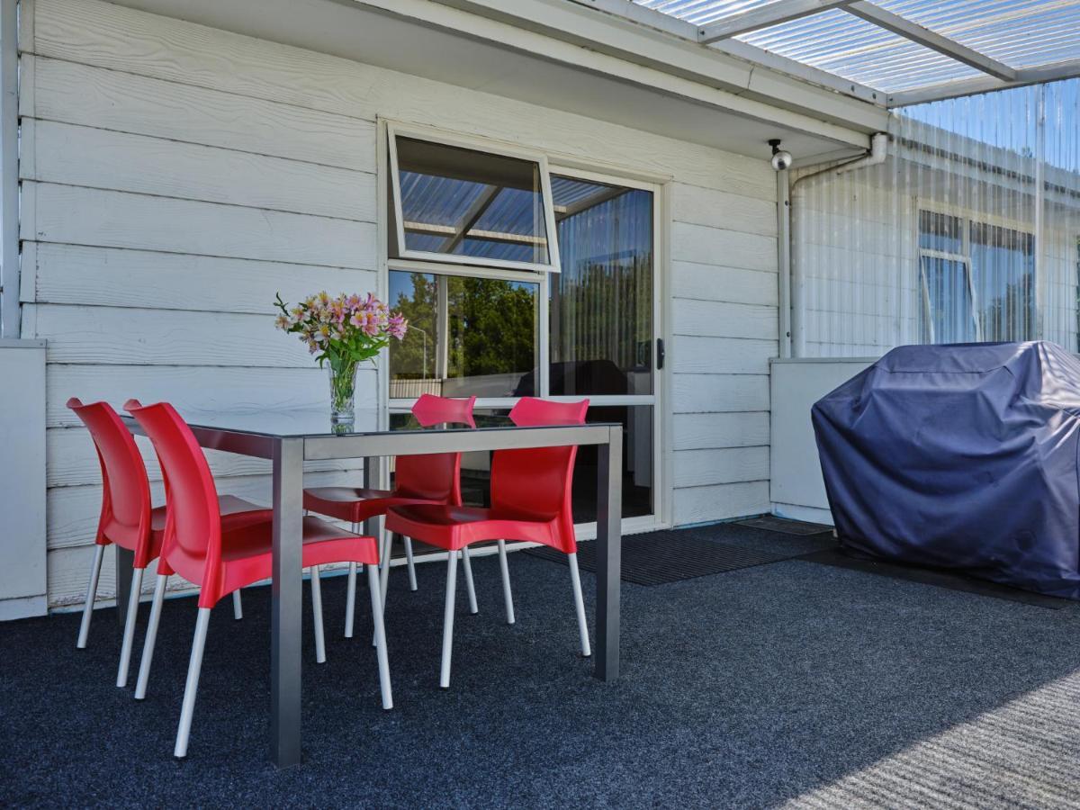 Esplanade Motel